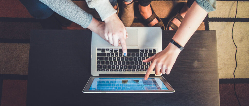 Picture of colleague working together